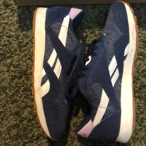 Reebok - Picture 3 of 7